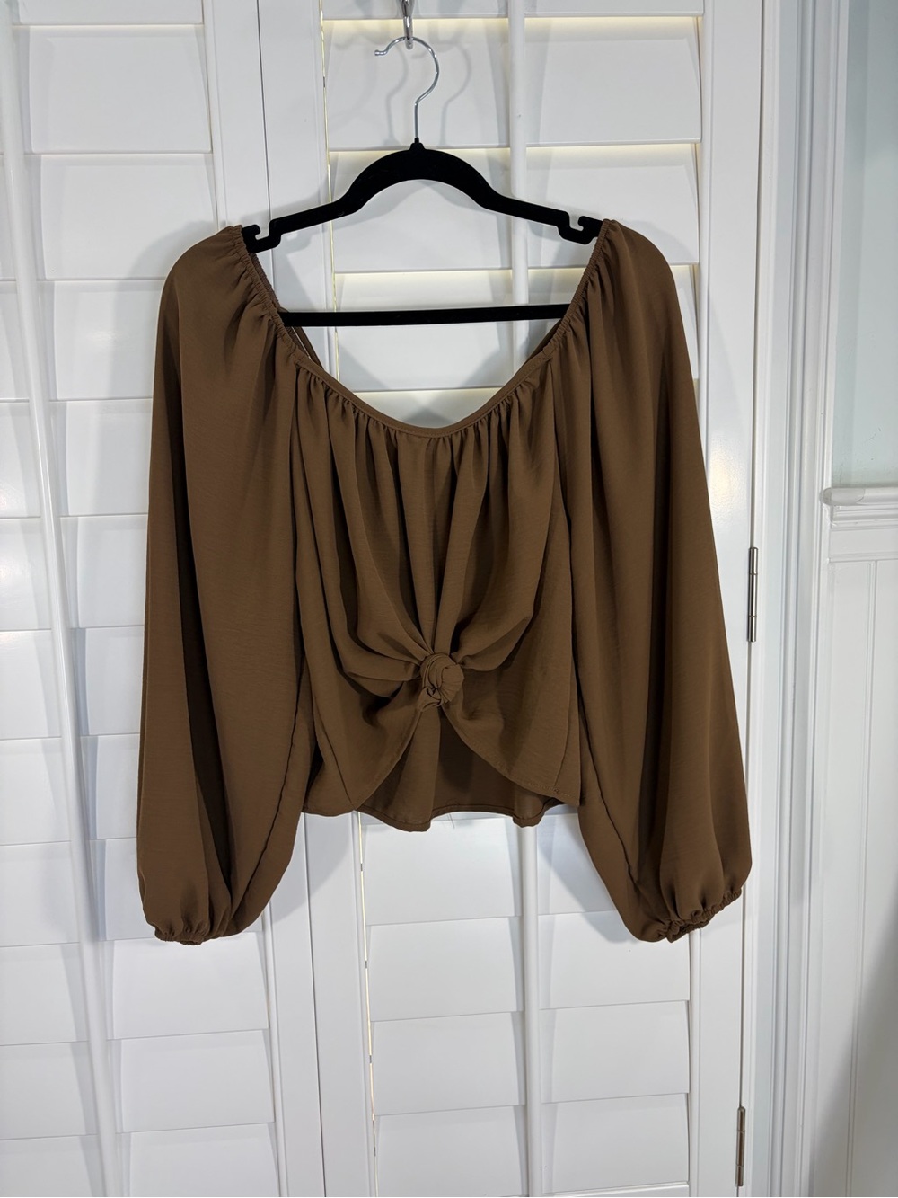 entro Brown Off-Shoulder Knot Front Blouse (M) - Picture 1 of 5